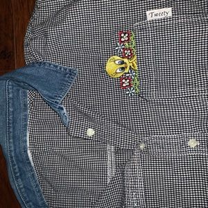 Tweety bird embroidered button down xl/xxl